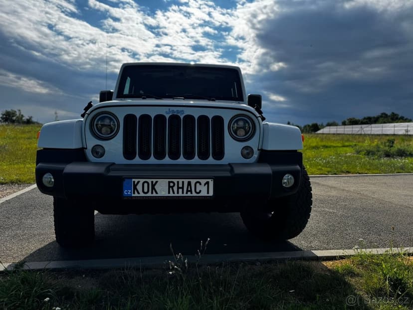 JEEP WRANGLER SAHARA 2.8 nafta, rok 2019