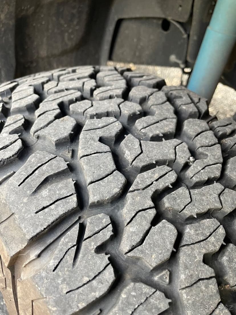 BF Goodrich All-Terrain ko2 285/70 r17
