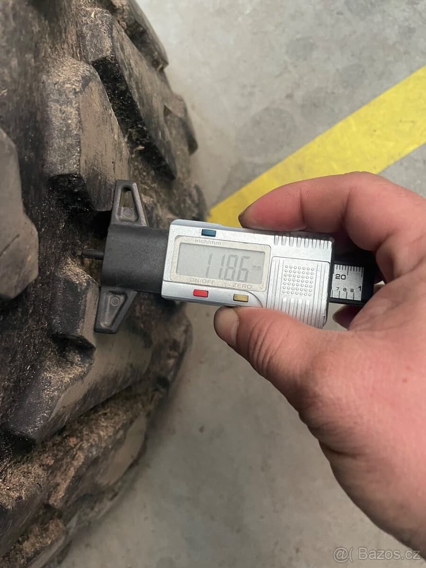 Pneu na ctyrkolku CST abuzz