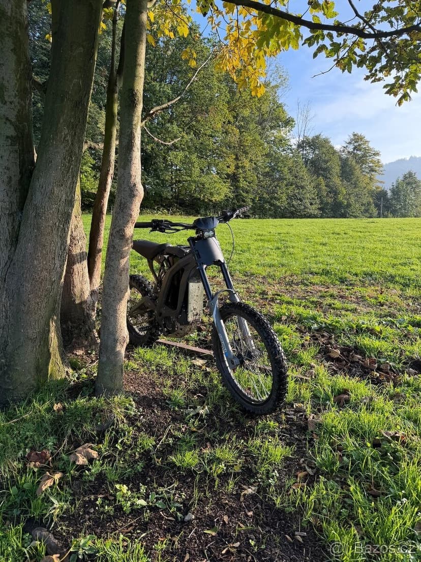 SurRon Light Bee L1e – 17 kW, nová baterie 56Ah v záruce