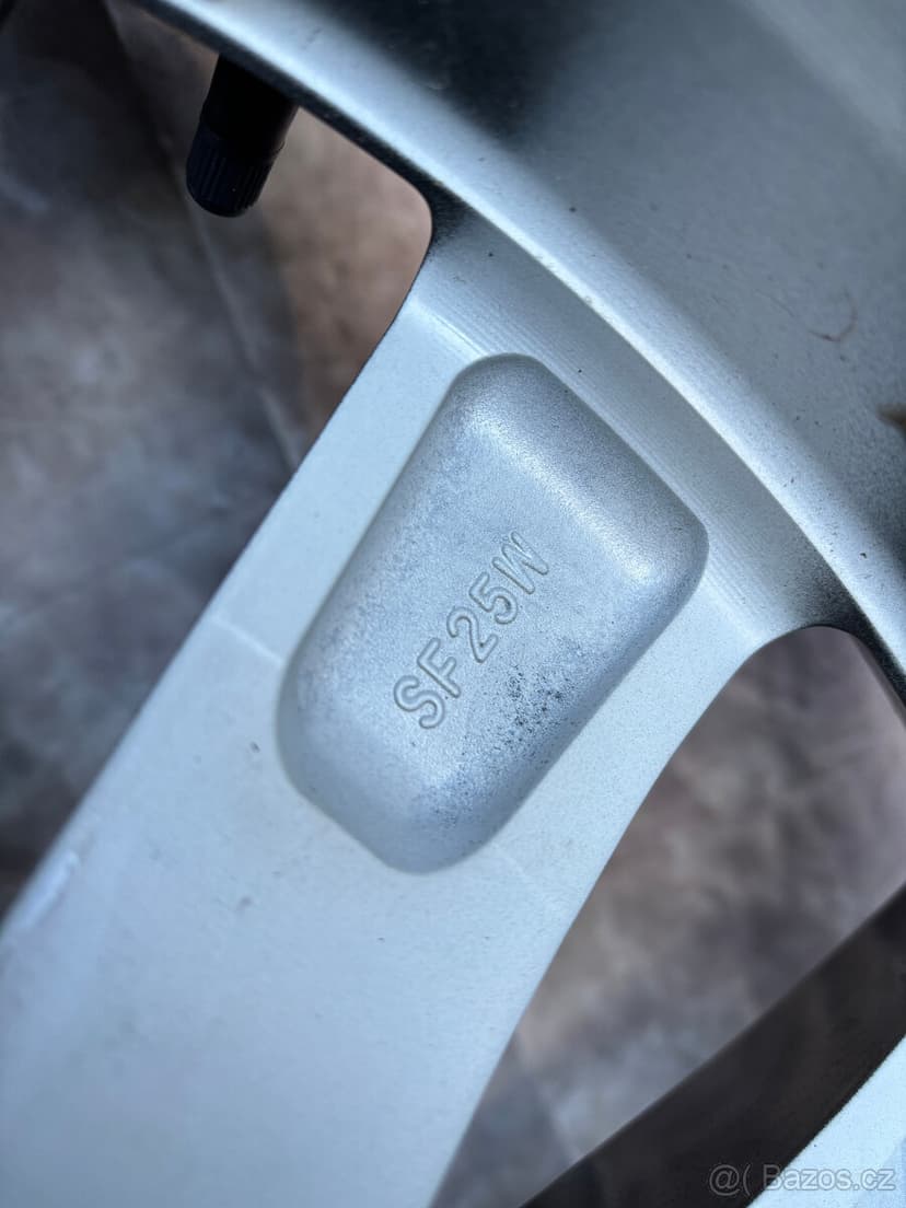 Orig. Alu kola Toyota Land Cruiser,Hilux 265/55/19 100%STAV