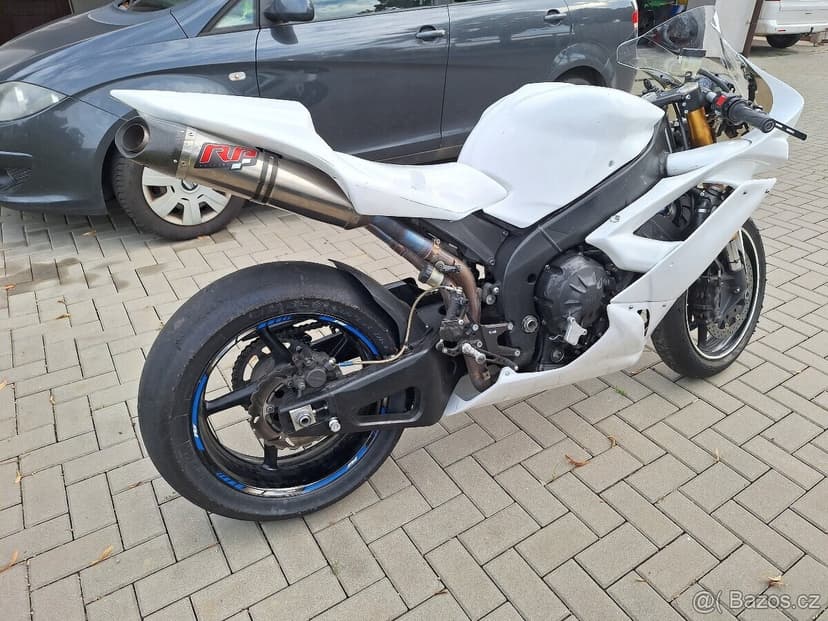 Yamaha yzf R1 RN19 okruhovka připraveno na sezonu