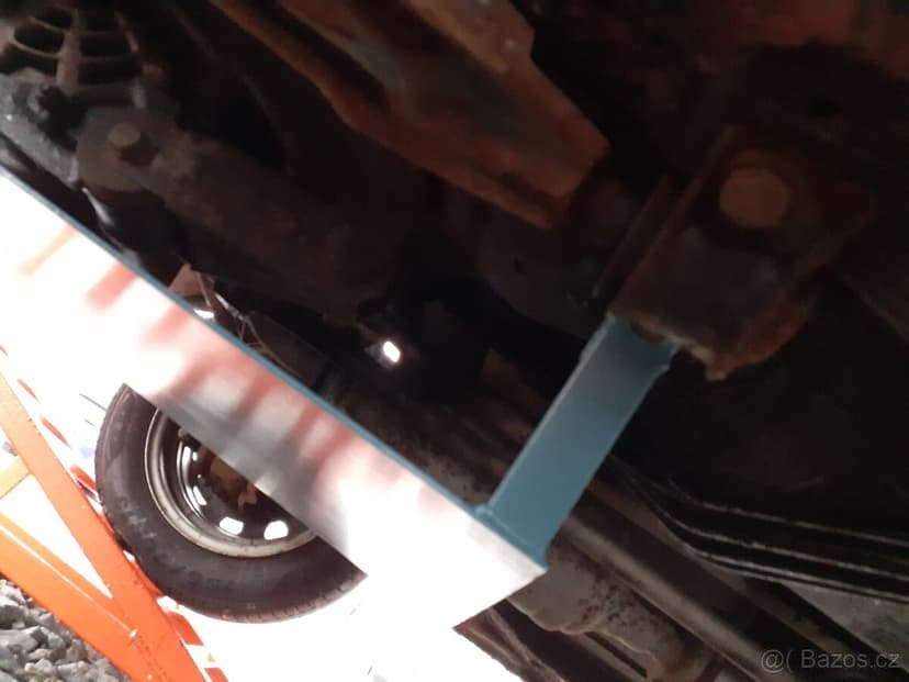 Plech pod motor Felicia