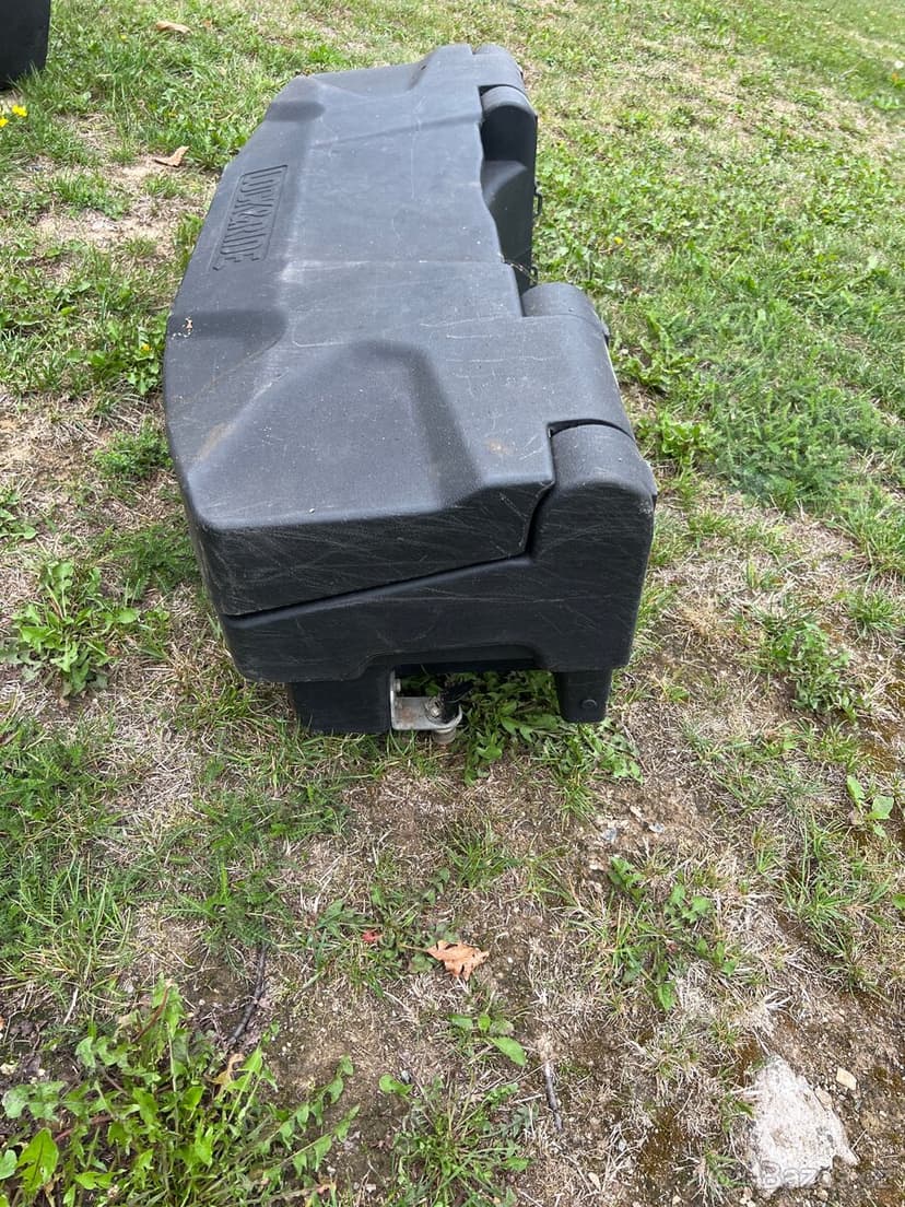 Zadní kufr na čtyřkolku