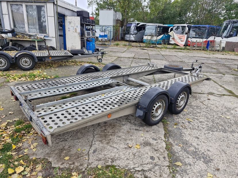 Přívěs na přepravu vozidel