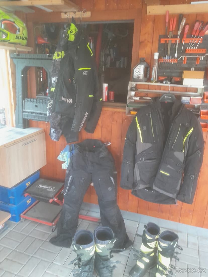 prodej   oblečeni  cení v textu