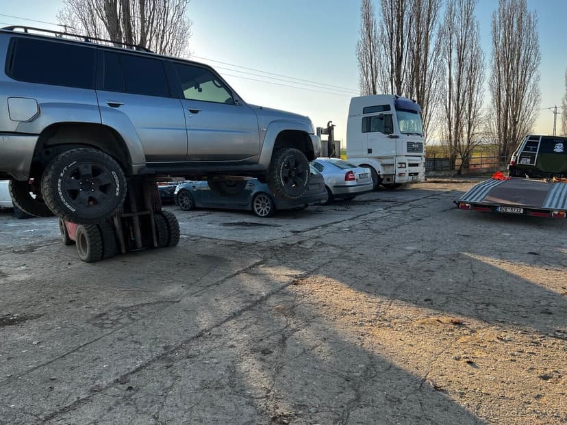 Prodám díly Nissan Patrol Y61 3.0di/2.8td