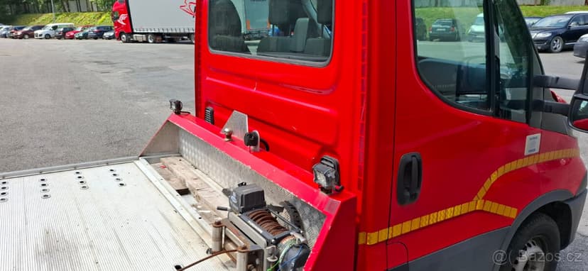 IVECO DAILY odtahovka 3,0hpt r.v 5/2019