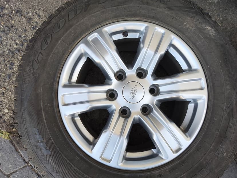 17"alu sada 6x139 origo Ford Ranger 265/65 Goodyear TPMS