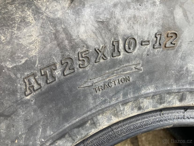 Pneu na čtyřkolku UTV