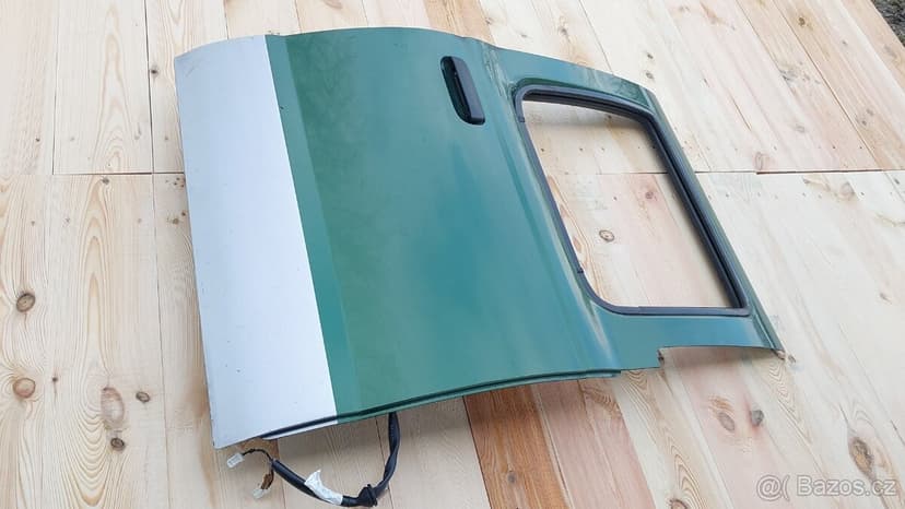 NISSAN NAVARA D22 –  DVEŘE PRAVÉ ZADNÍ ZELENÉ