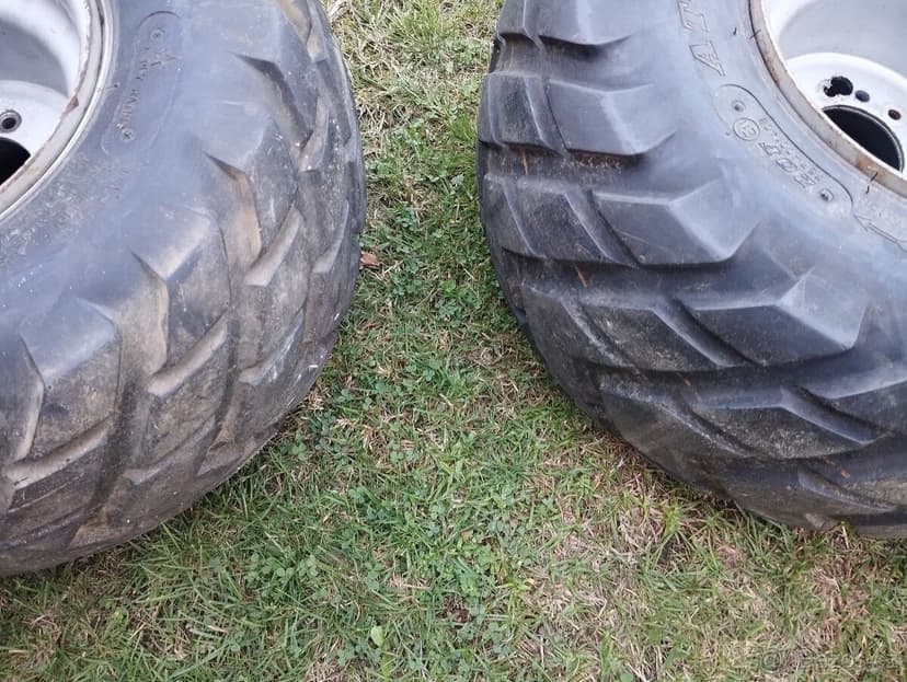 Prodám kola na čtyřkolku 150