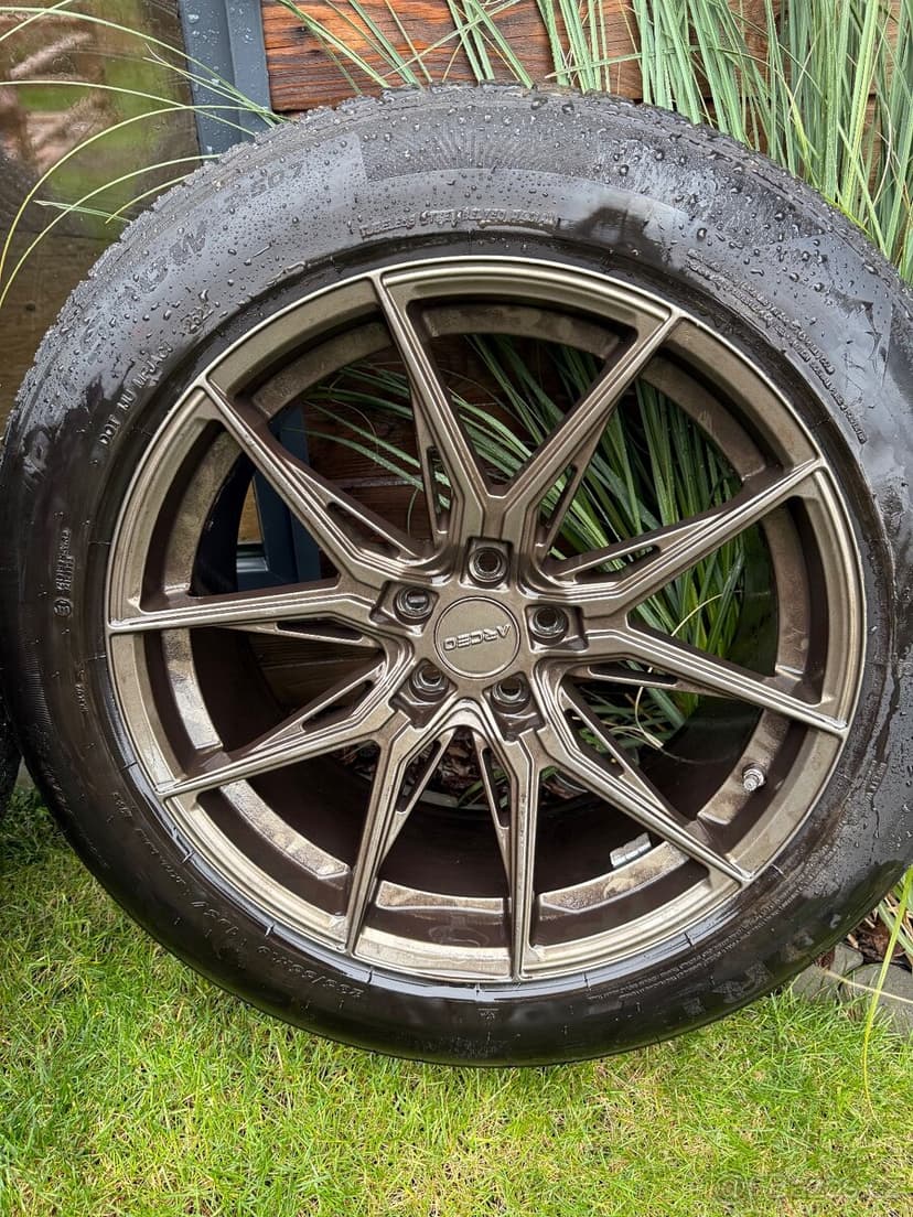 Sada alu kol Arceo se zimními pneu 235/55 R19