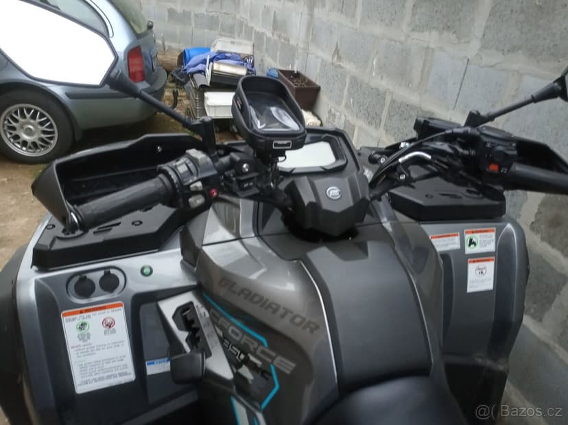 Dobrý pomocník k domu a v lese