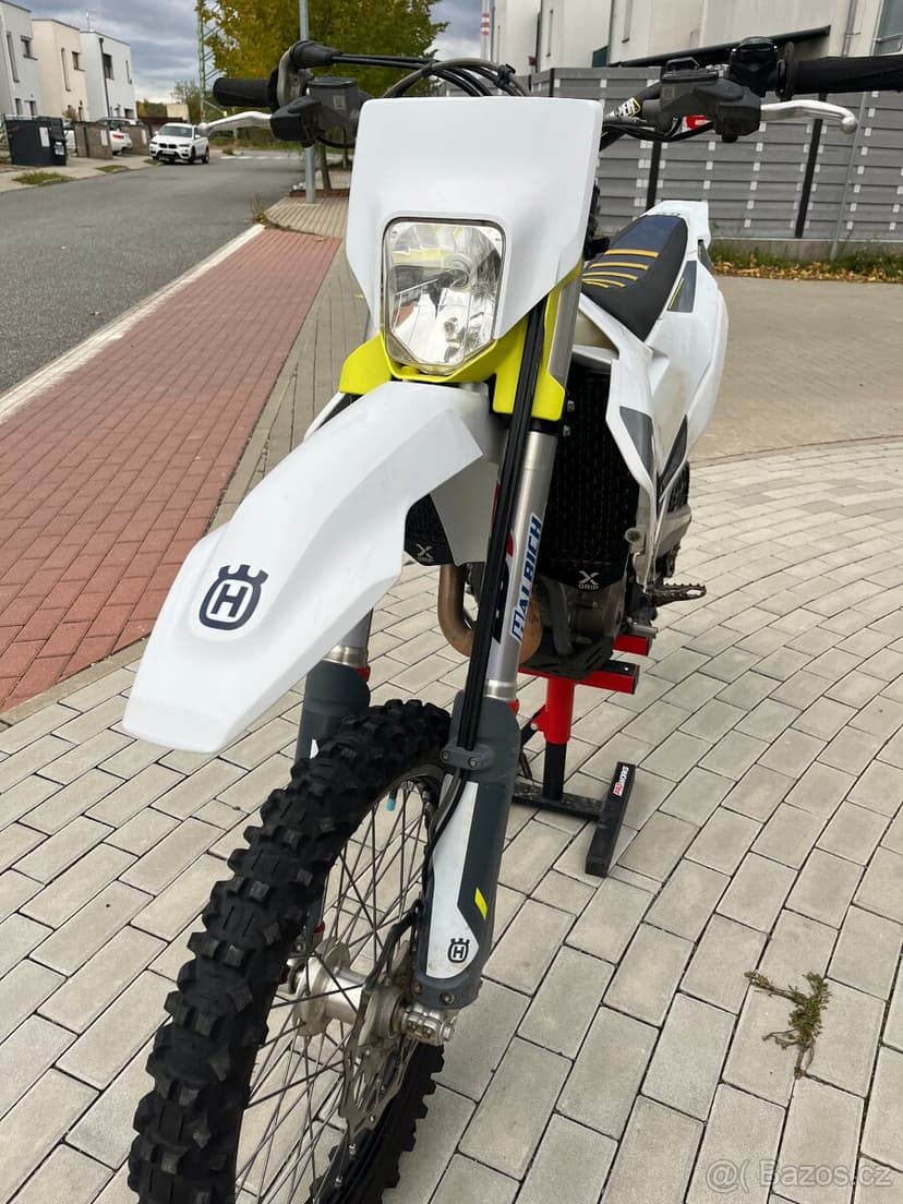 Husqvarna FE 250, rv. 2022, 100mth