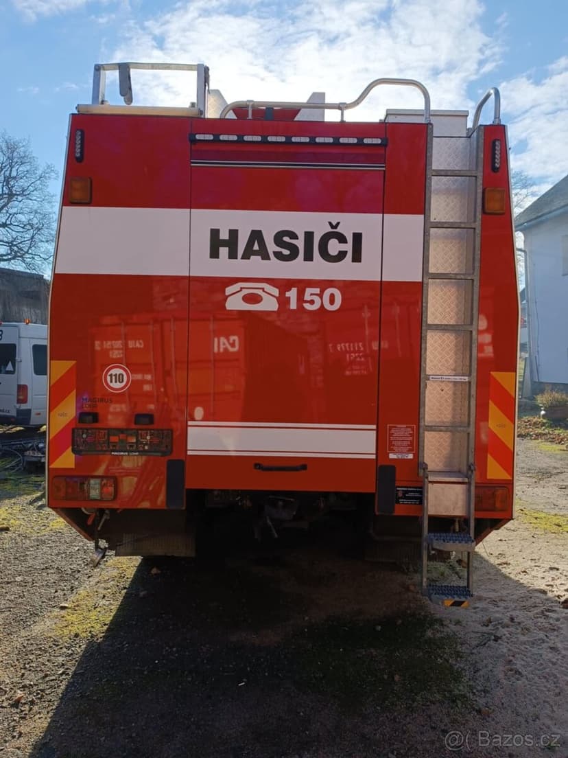 Hasičské auto - požární vozidlo