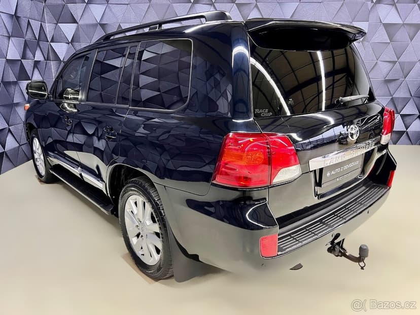 Toyota Land Cruiser 200D V8 D-4D LUXURY, 7MÍST, JBL, KEYLESS