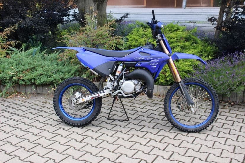 YAMAHA YZ 85,r.v.2022,93mth,ráfky 19/16",závodně nejetá