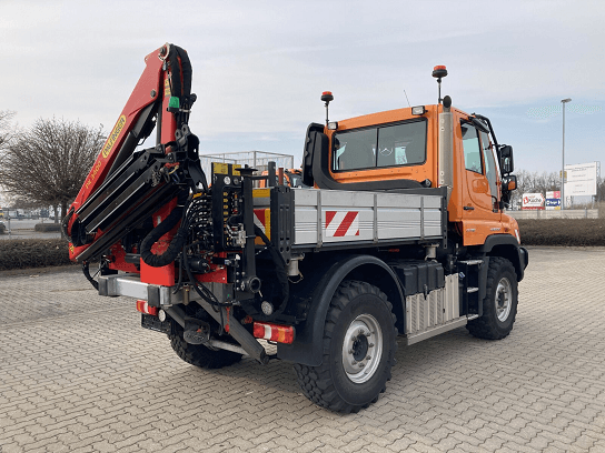 Mercedes-Benz Unimog U 318 - valník s hydraulickou rukou