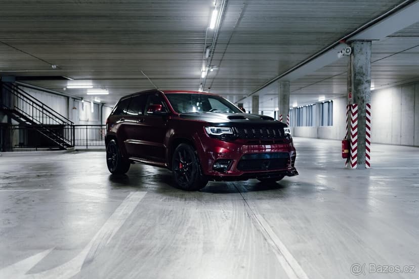 JEEP GRAND CHEROKEE SRT 6.4 V8