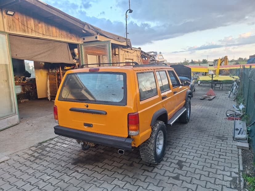 Prodám Jeep Cherokee xj 2.5td