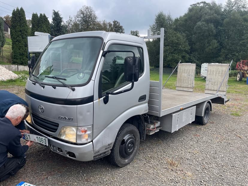 Odtahový speciál Toyota dyna