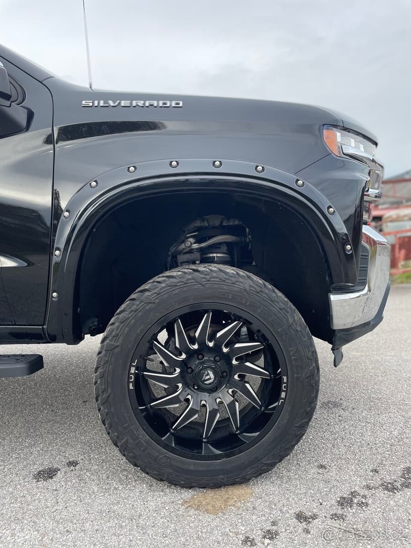 CHEVROLET SILVERADO CREW CAB- 2020 - 5.3 Vortec - Lift