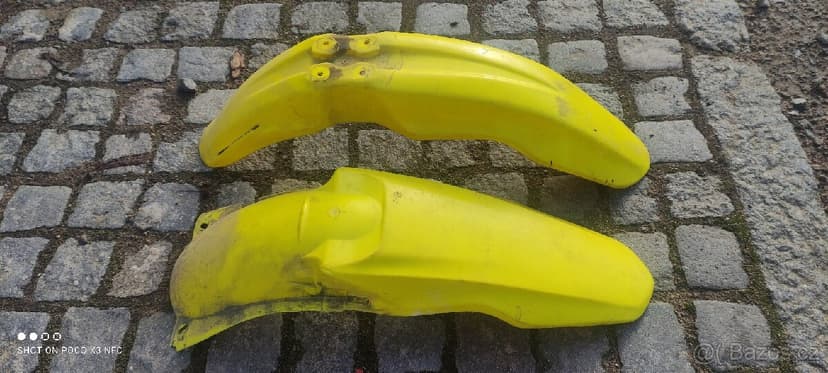 Prodám sadu plastů Suzuki RM250