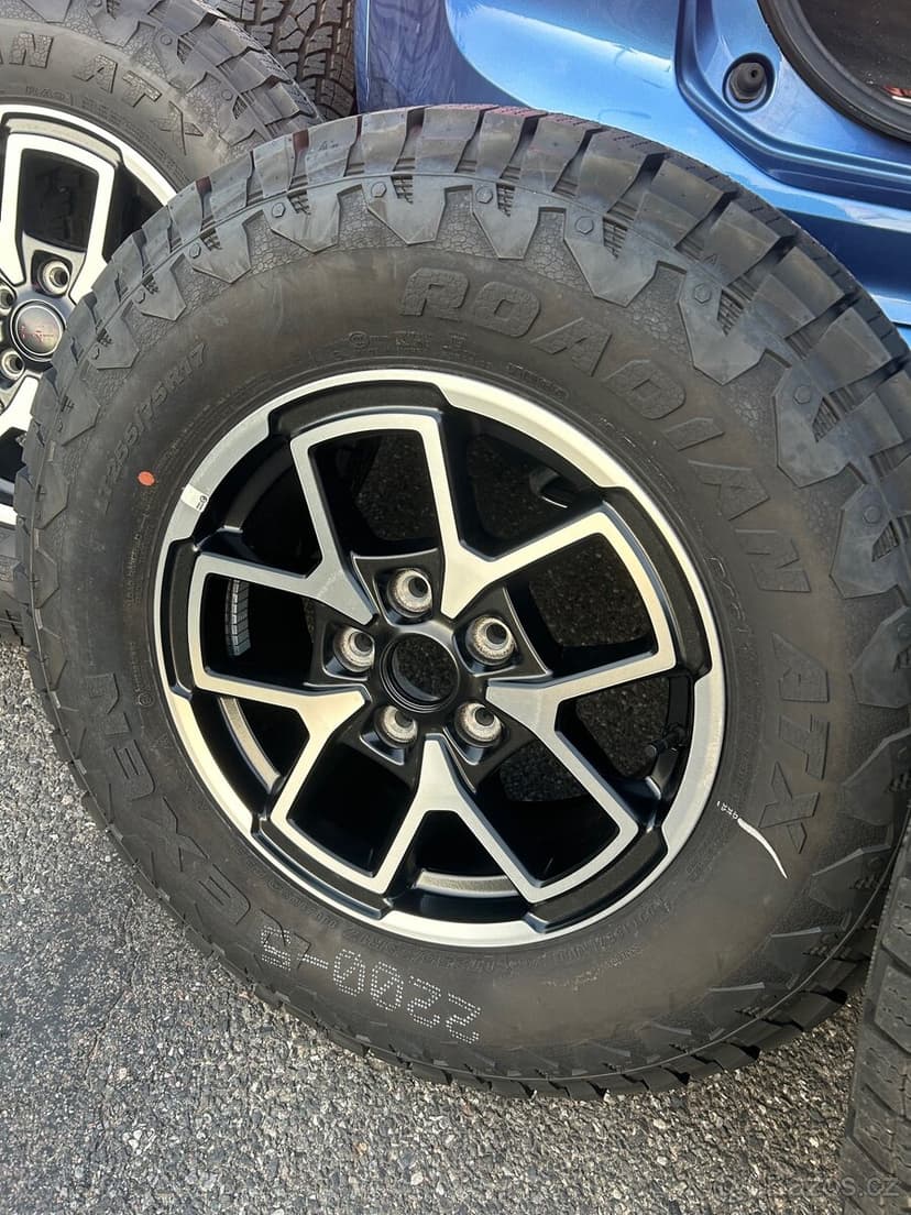 Jeep Wrangler JL JK Rubicon alukola r17 kola 255/75 r17 NOVÉ