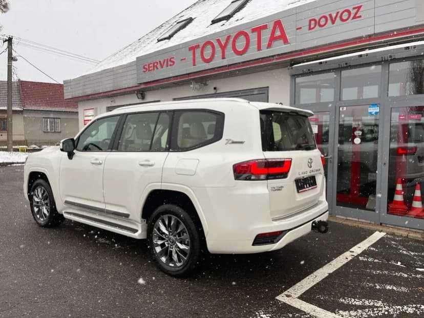 Toyota Land Cruiser 300, Land Cruiser 300 3,3 D V6 GXR