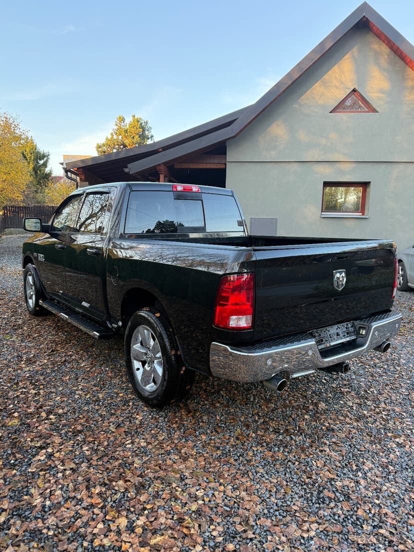 Dodge RAM 1500 5.7 V8 HEMI—2017–4x4–Crew Cab—133.000km