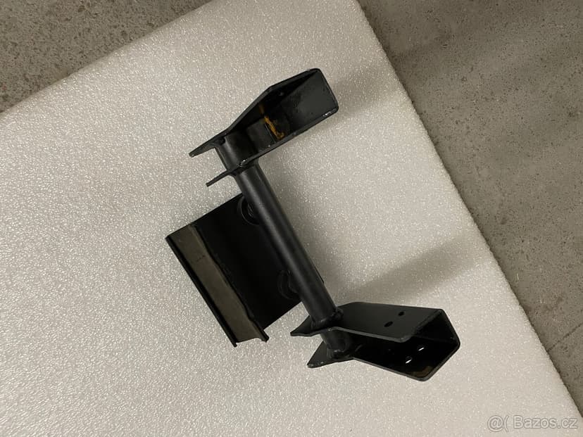 Expediční žebřík na zadní dveře vozidla