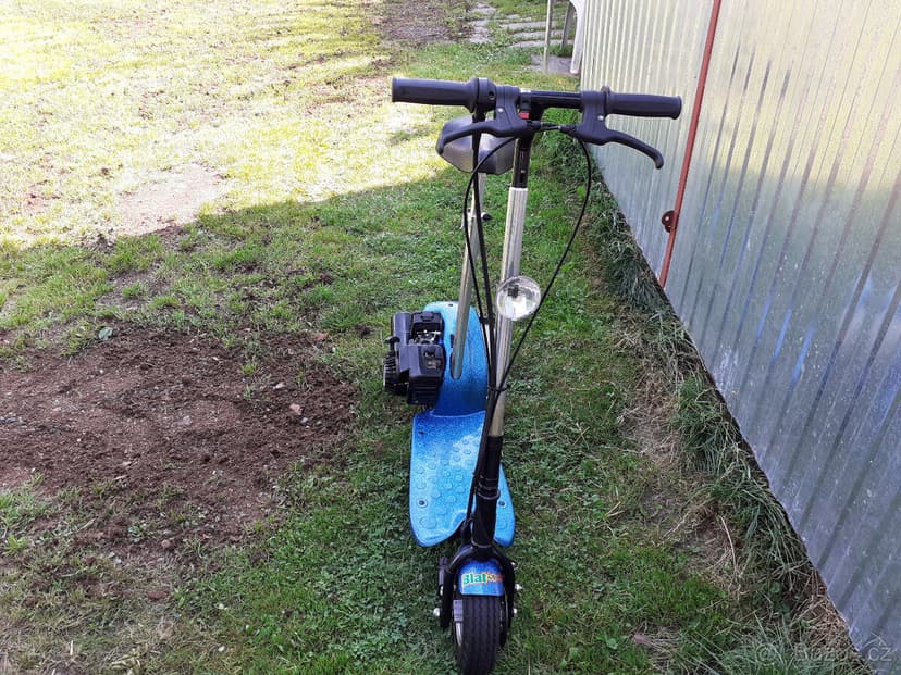 Motorová koloběžka Blata