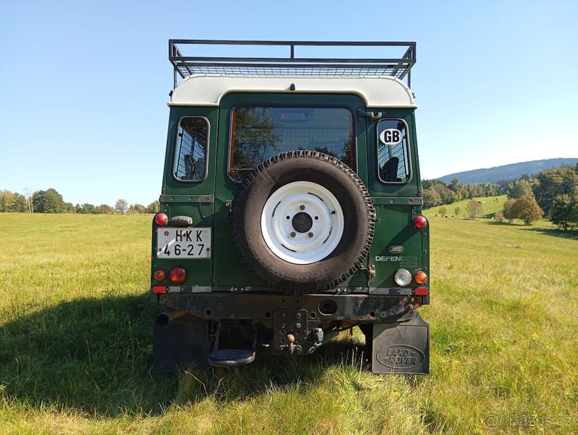 Land Rover Defender 110