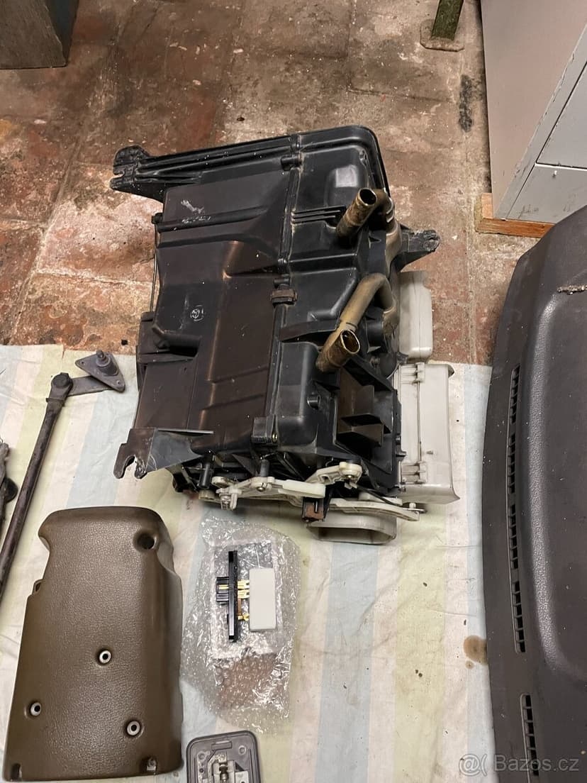 Díly interiéru Toyota 4Runner, Hilux