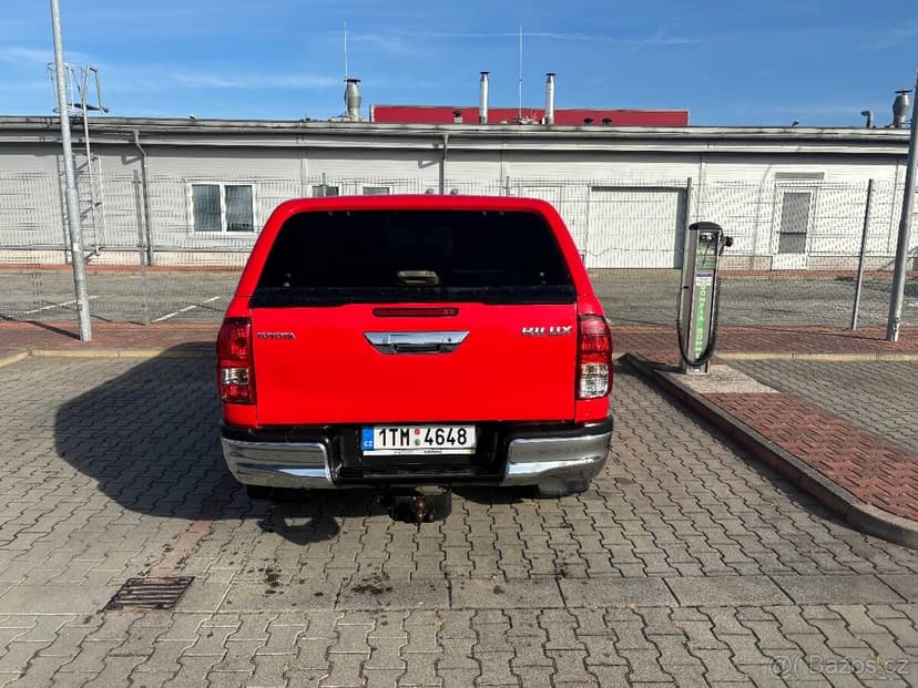 Toyota Hilux 2,4 Active, manual
