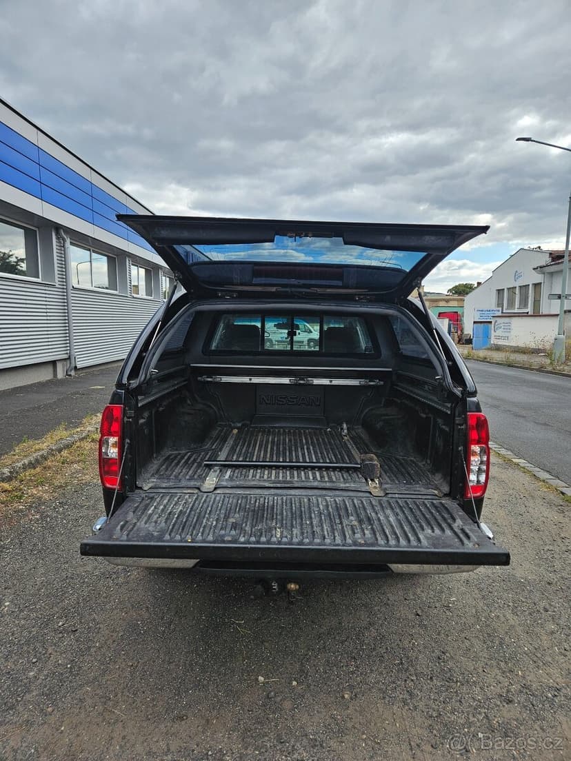 Nissan Navara D40 2.5 dCi 4x4 – hardtop, offroad kola, pěkný
