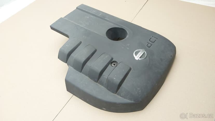 Nissan Navara a Pathfinder  : Kryt motoru horní