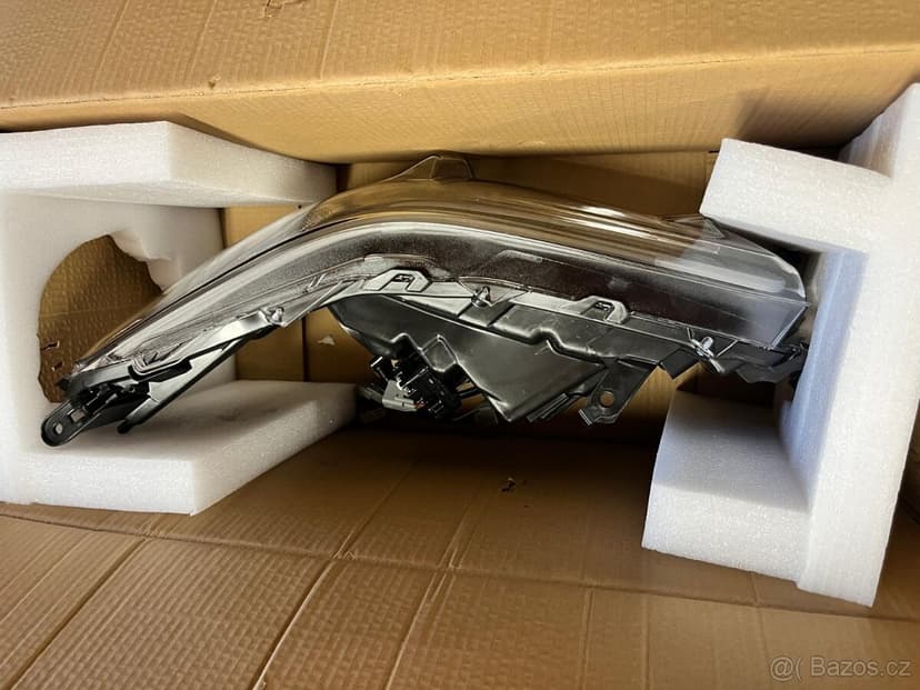 Toyota Hilux REVO přední světla LED