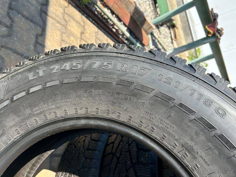 Jeep Wrangler - Pneu Nokian Hakkapeliitta LT 245/75x17