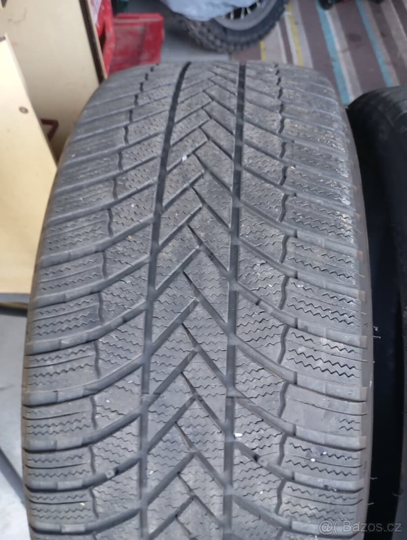 Bridgestone 255/40 r21 zimní