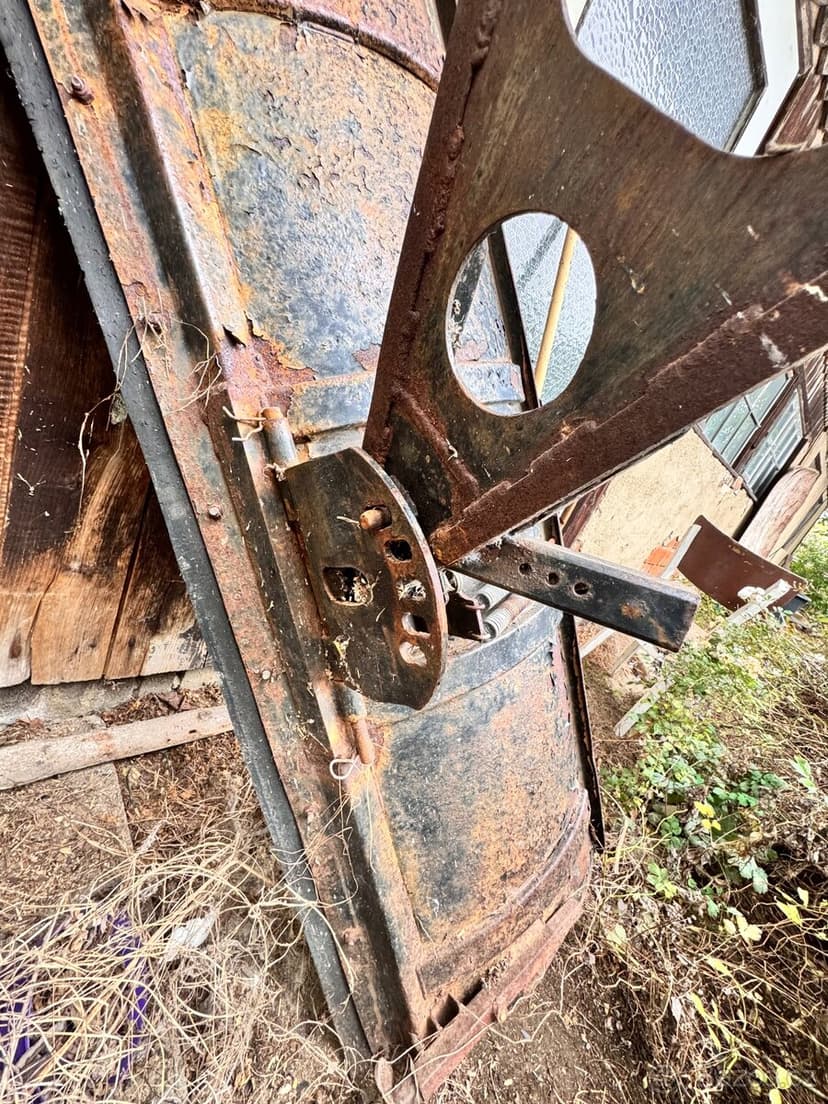 Sněhová radlice (pluh) pro čtyřkolku.