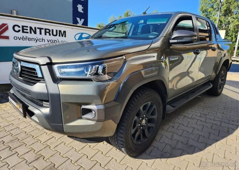 Toyota Hilux 2.8-INVINCIBLE SPORT-1.maj-DPH
