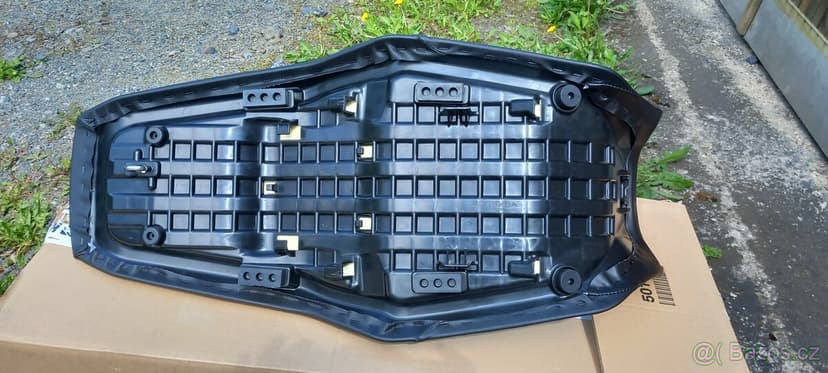 Prodám sedlo na Hondu xl transalp 750