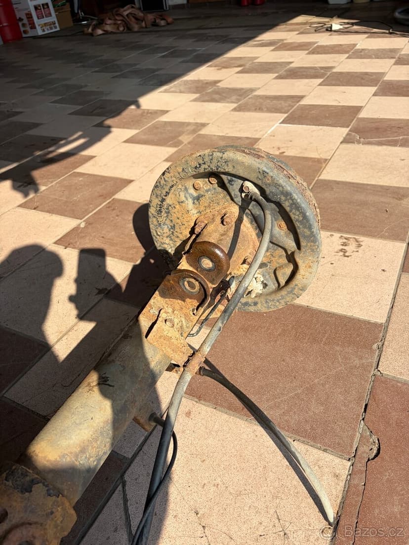 NISSAN NAVARA D40 ZADNI NAPRAVA