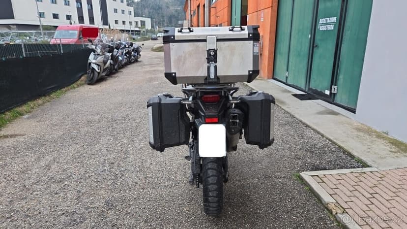 Honda CRF 1000 L Africa Twin DCT (2017) nádherný stav, plná