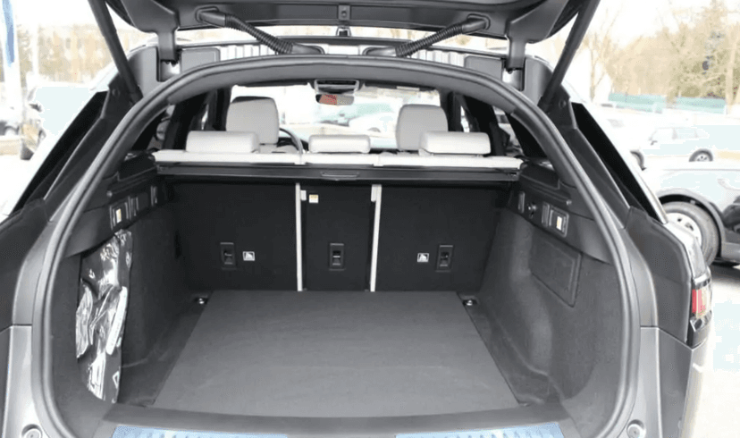 Velar 3.0 D300 R-Dynamic – NOVÝ MOTOR najeto 17tis km