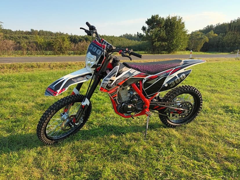Pitbike Killer PRO 300cc H2O 21/18 červená