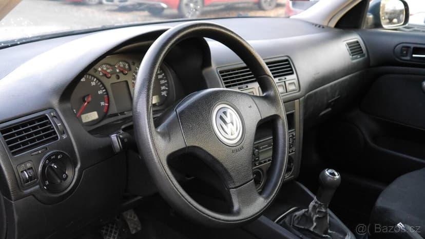 Volkswagen Bora 1.6 Benzín