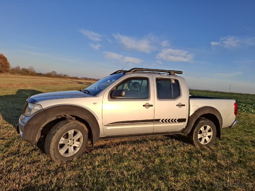 Nissan Navara D40 SLEVA volejte